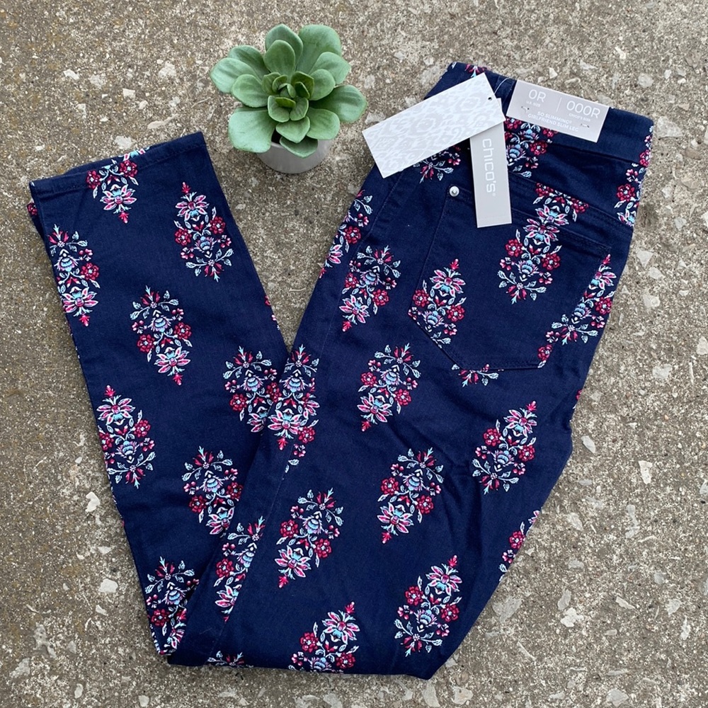 Chicos | NWT So Slimming Foliage Fusion Girlfriend Slim Leg Printed Ankle Jeans!